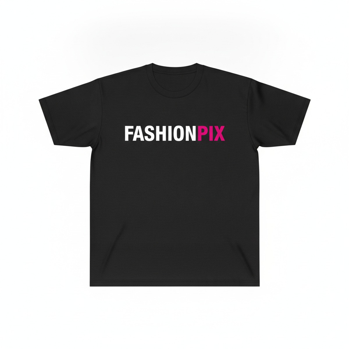 Zwart T-shirt met de opdruk FASHIONPIX, plat gefotografeerd op een witte ondergrond
