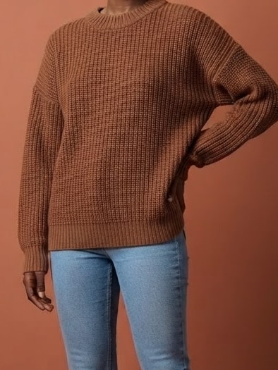 Uitsnede van de trui op het model: het grove breisel is identiek aan de bronfoto